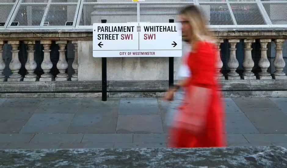 Millions-of-days-of-sick-leave-are-being-racked-up-by-civil-servants-each-year-6412605